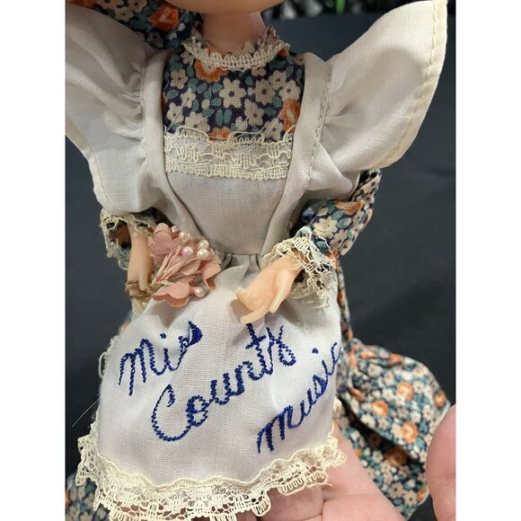 Miss Country Music Vintage Wind Up Musical Doll‎ WORKING w FLOWER & HAT main image 4